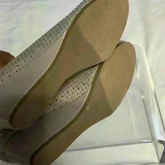 Karen Scott wedge heels faux suede size women’s US 9 - Picture 6 of 6